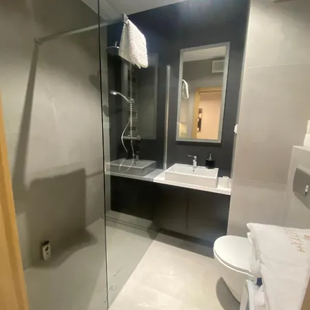 Wiktoryn 6 Piekne Nowe Z Duzymi Balkonami * وارسو